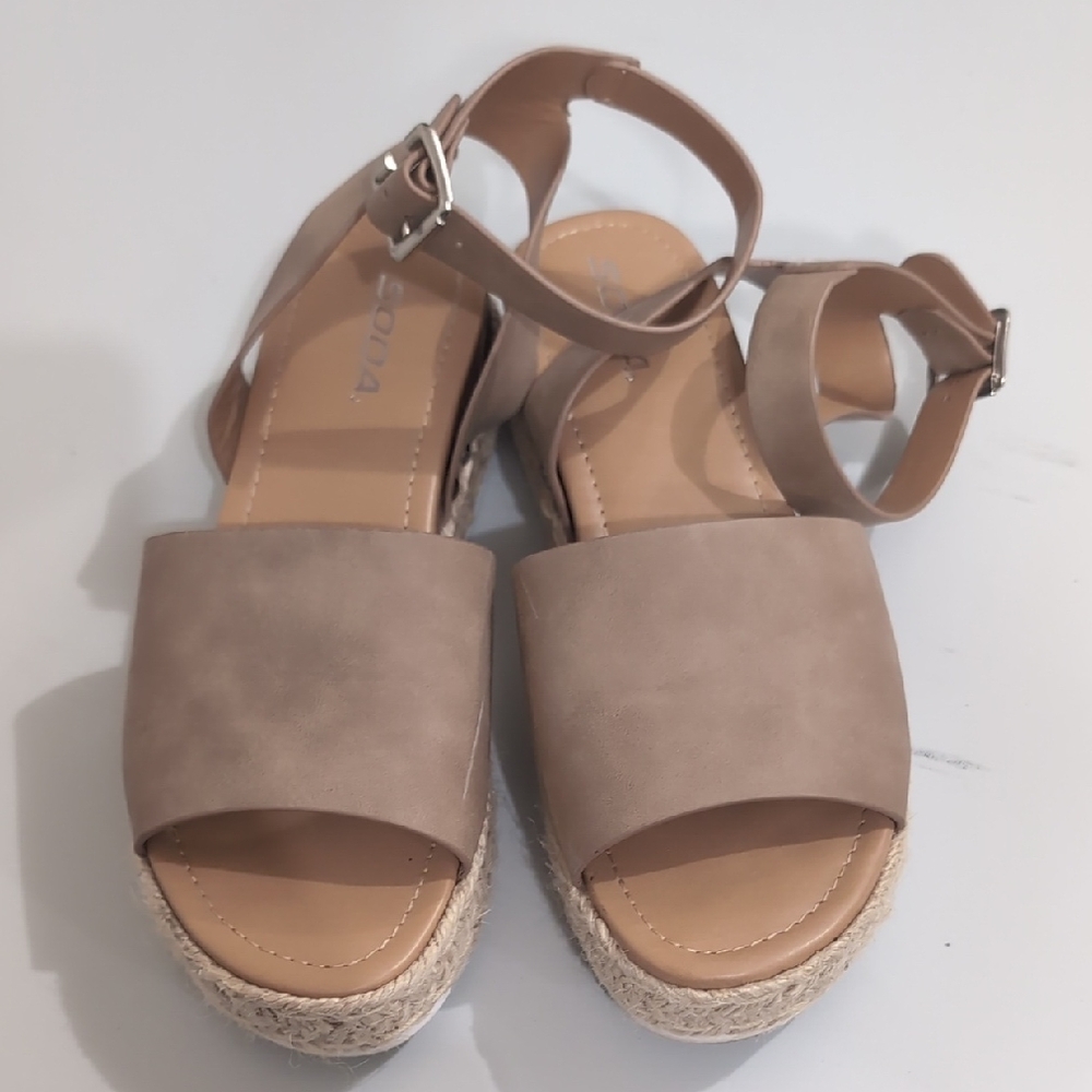 Soda Women's Brown Espadrille Sandals